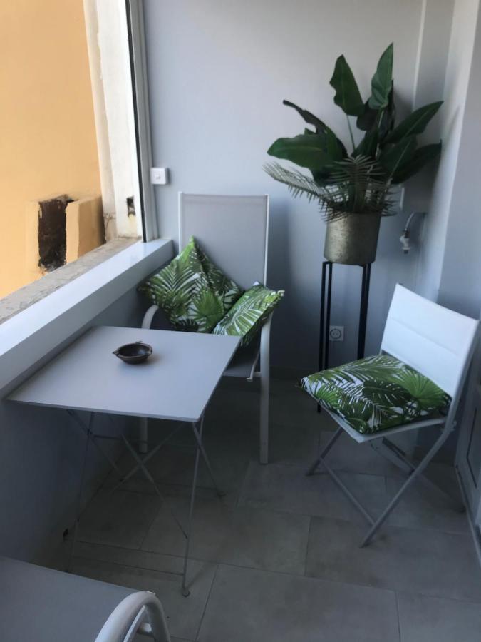 Appartement Plein Centre Saint Florent Face Au Port Bagian luar foto